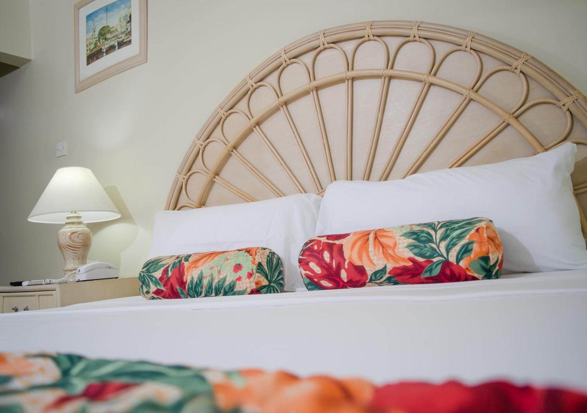 Sunbay Hotel Christ Church Bagian luar foto